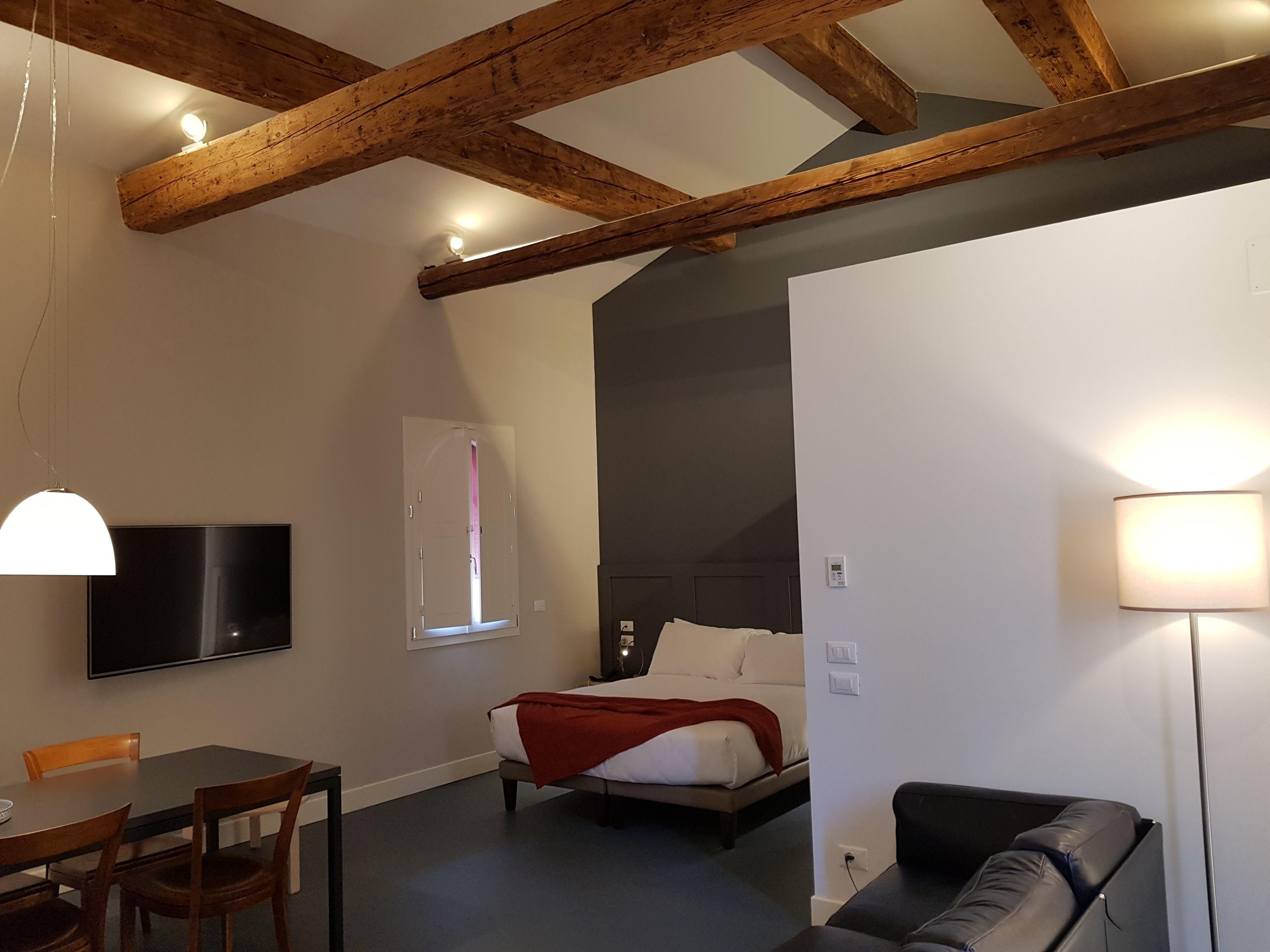 Almarossa, Bologna